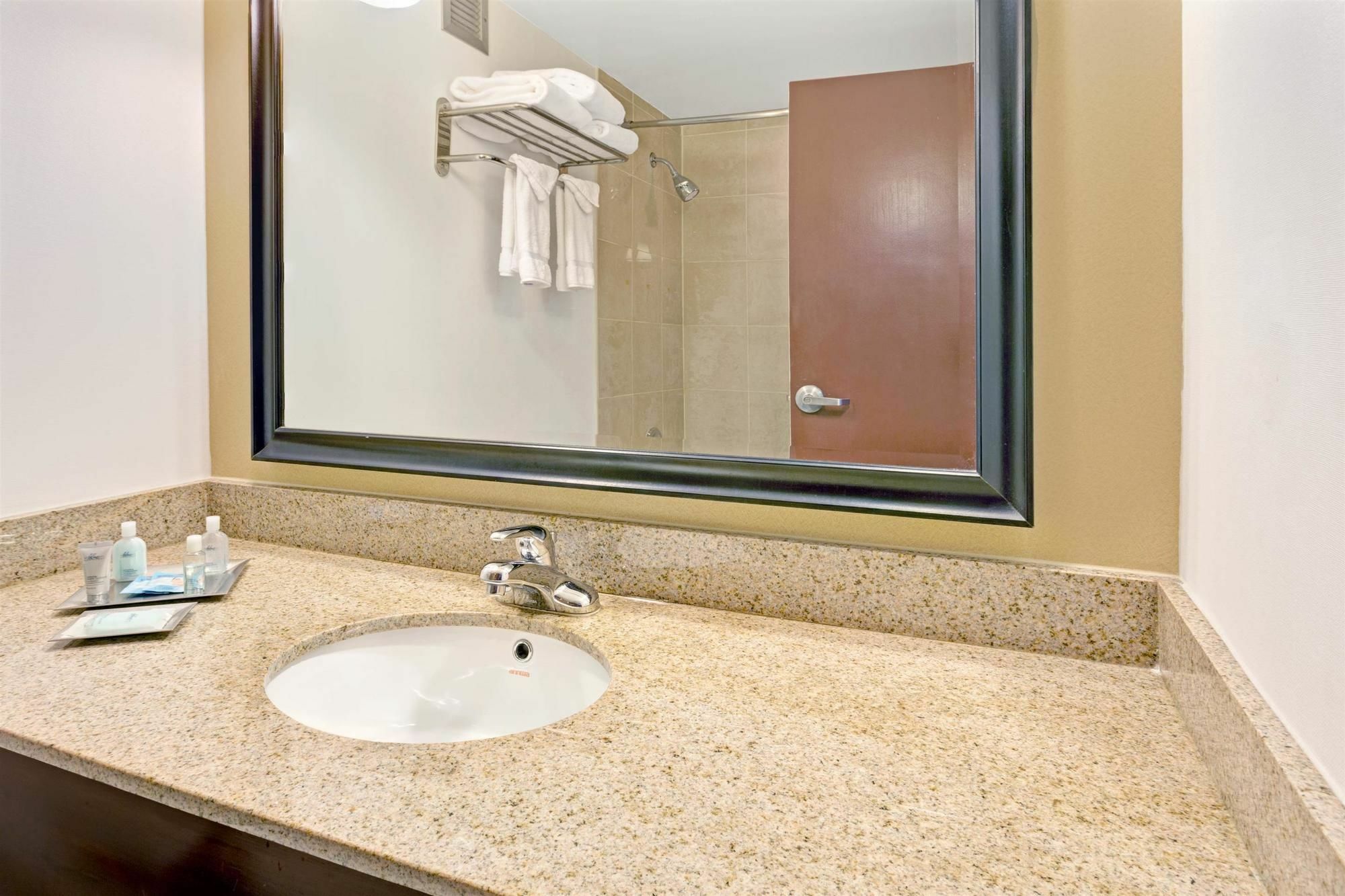 Wyndham Garden Inn Pittsburgh Airport Robinson Township المظهر الخارجي الصورة